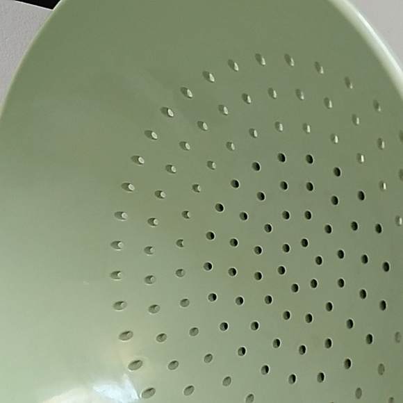 Pioneer Woman Colander - Picture 5 of 8